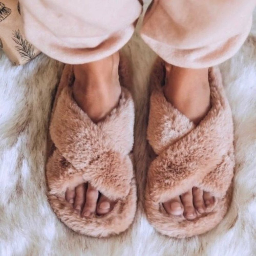 Nude faux fur slipper slides crisscross straps - Picture 4 of 8